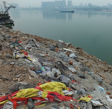 荆门市政府常务会议审议通过 《荆门市城市建筑垃圾管理条例