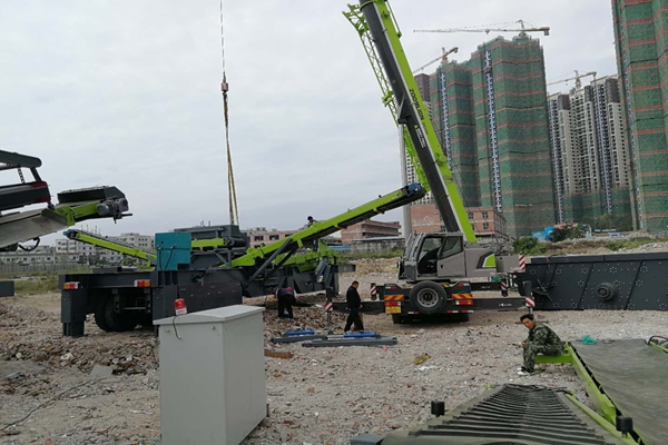 【设备安装】郑州鼎盛整套建筑垃圾处理设备轮胎式移动破碎站